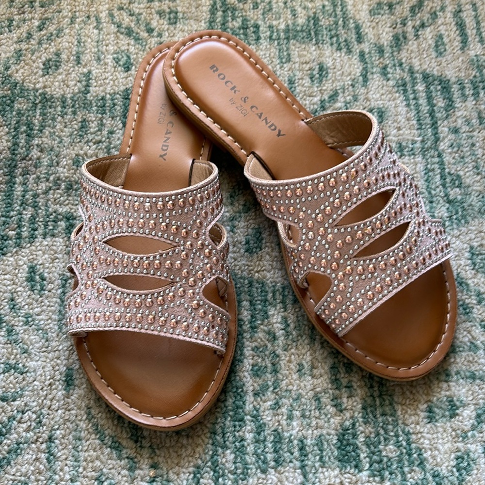 Ladies Size 6 Slip On Sandals, Light Pink, Rose Gold, Silver